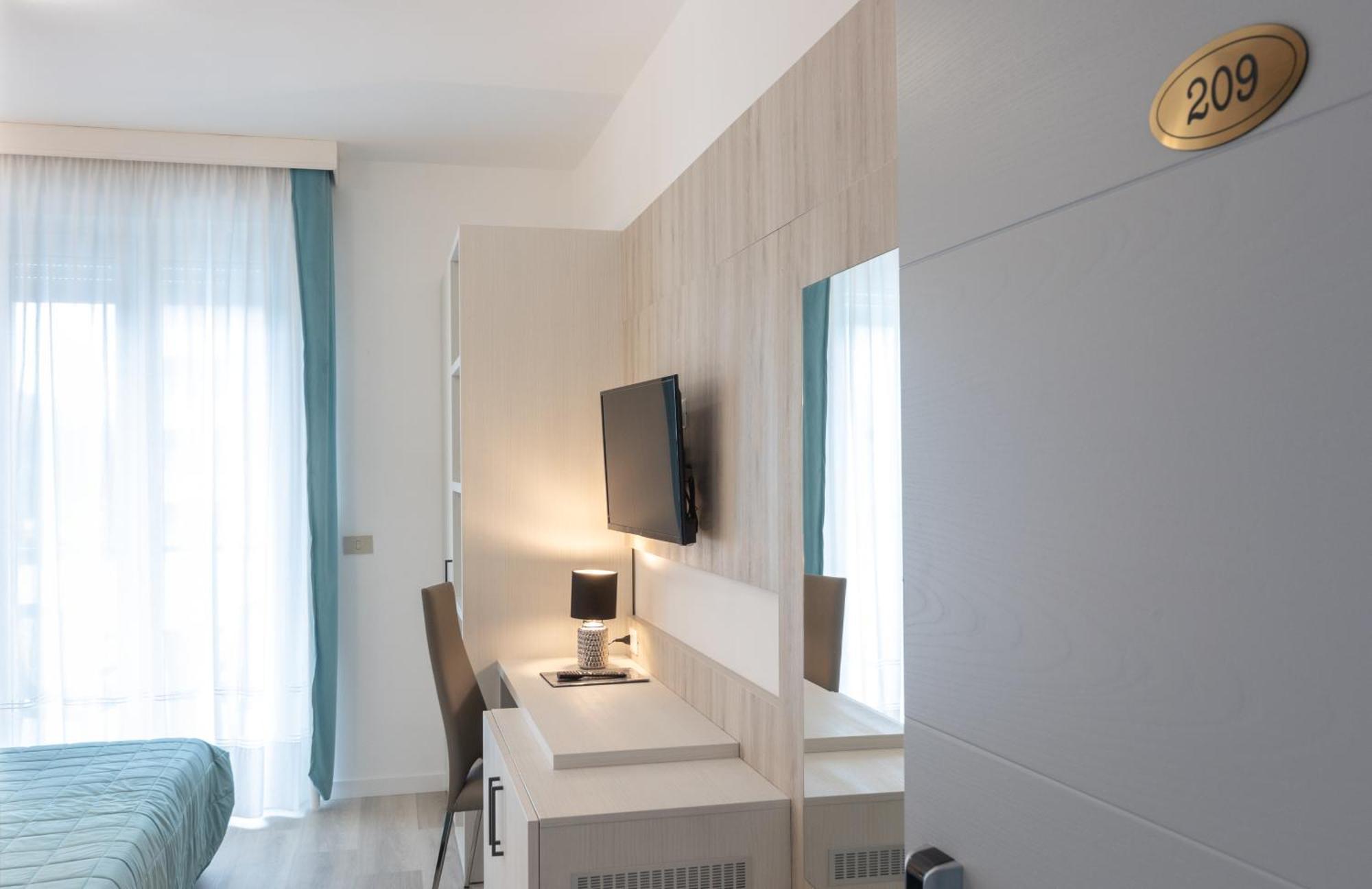 Hotel & Aparthotel Carinthia S 利多迪迪耶索洛 外观 照片