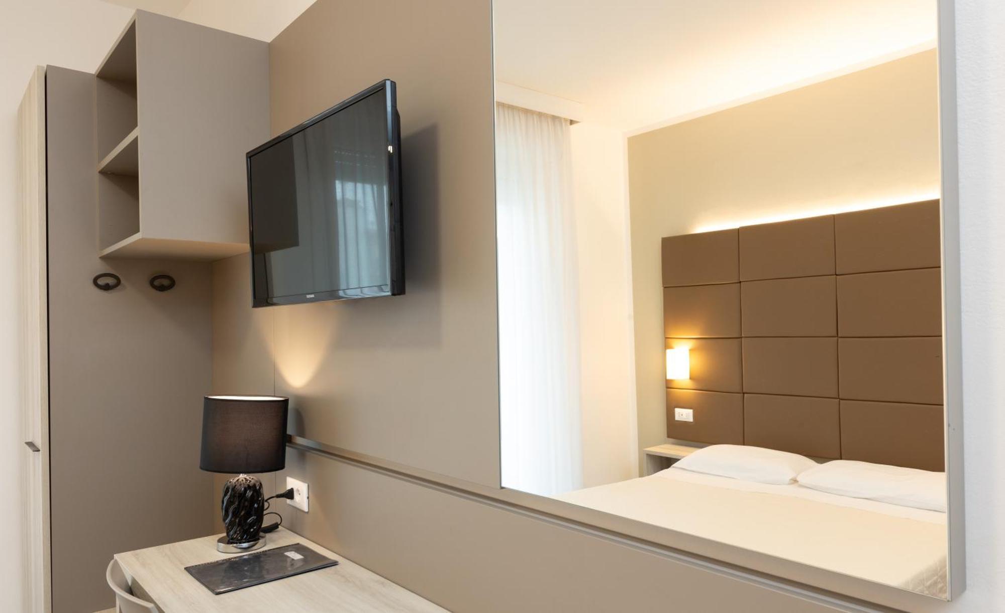Hotel & Aparthotel Carinthia S 利多迪迪耶索洛 外观 照片
